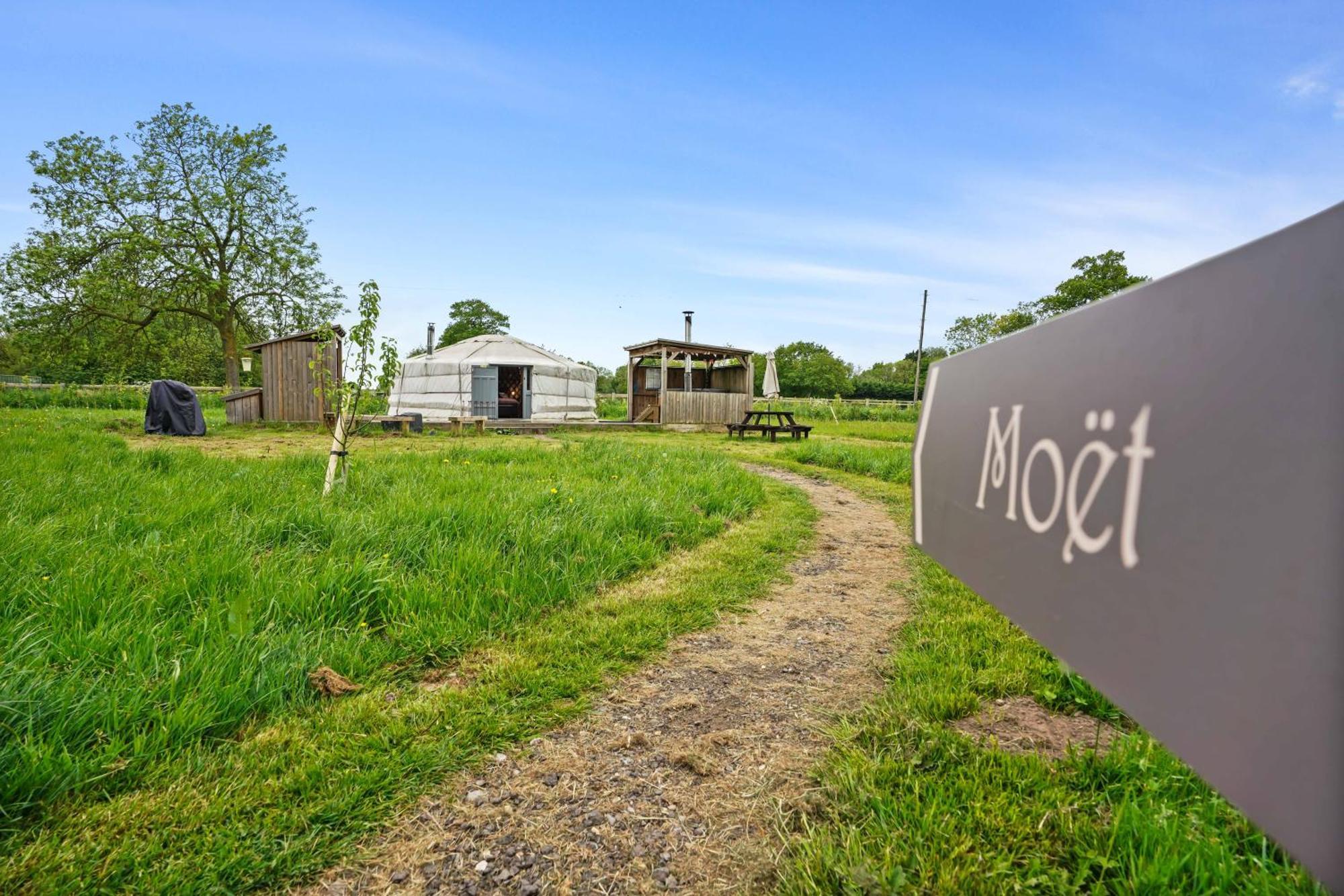 Glamp And Tipple Ltd Hotel Great Ellingham Eksteriør billede
