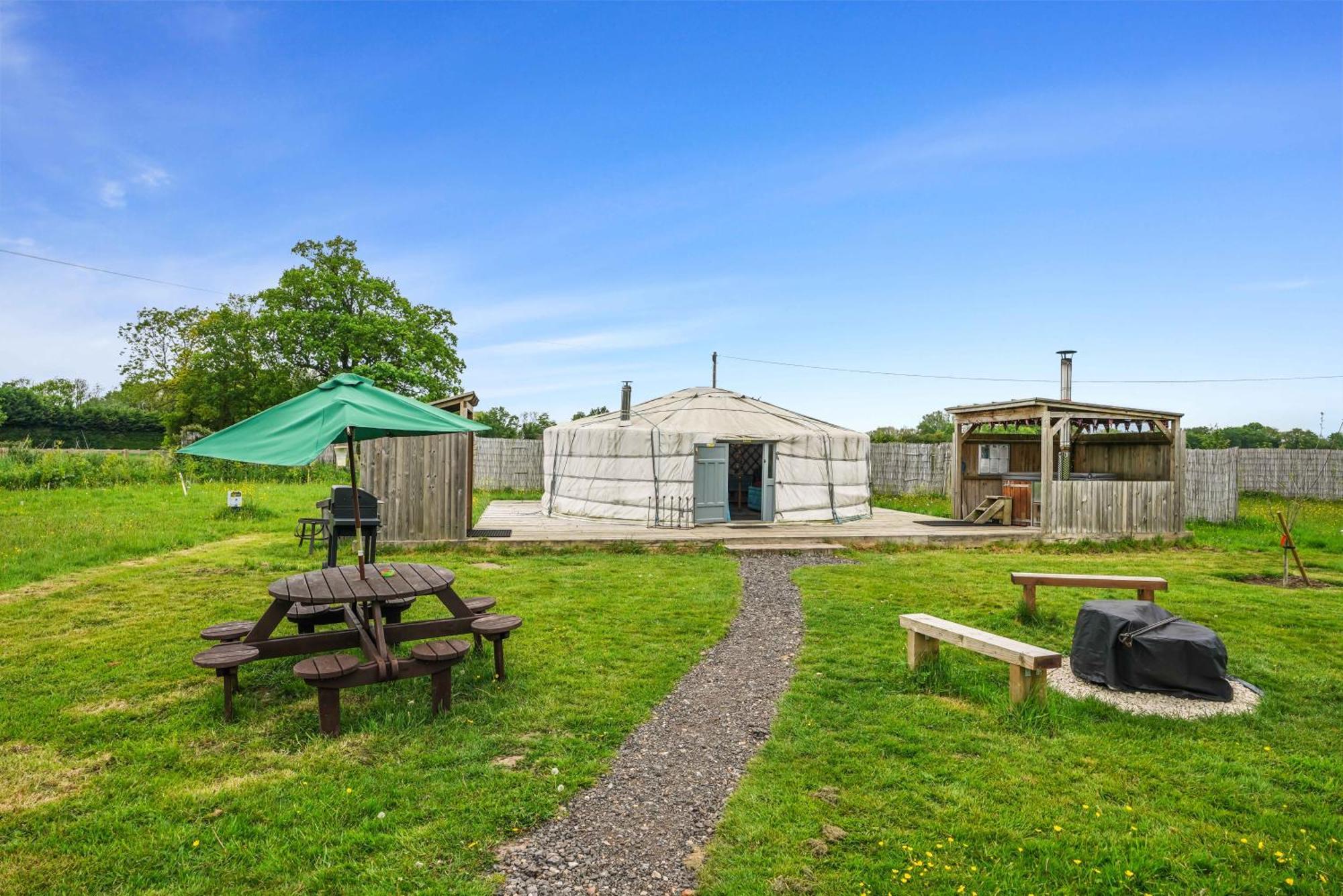 Glamp And Tipple Ltd Hotel Great Ellingham Eksteriør billede
