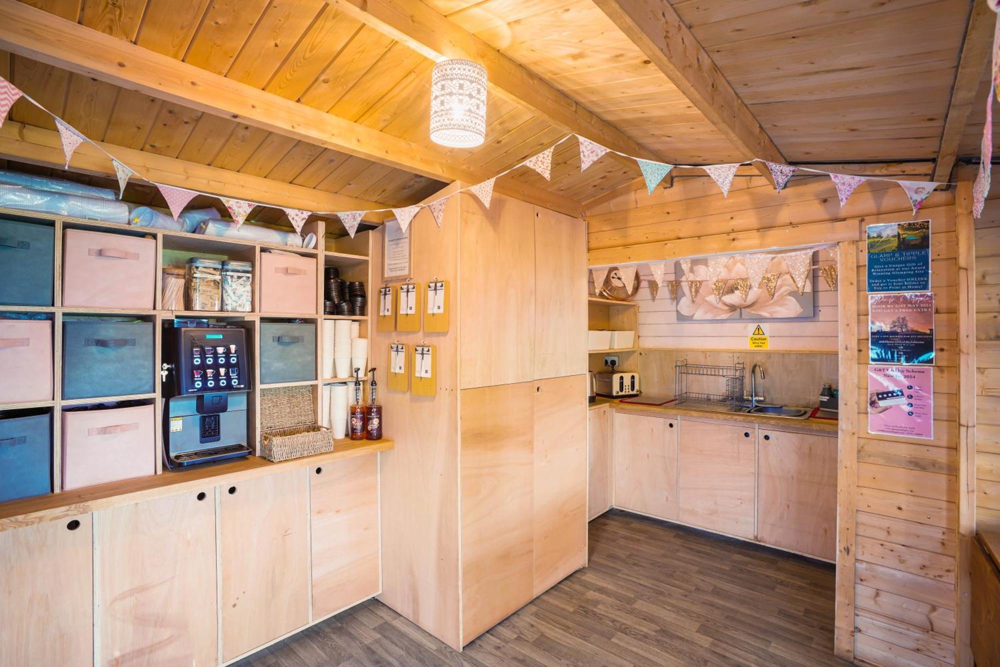 Glamp And Tipple Ltd Hotel Great Ellingham Eksteriør billede